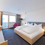 Loewen Pensjonat 3*